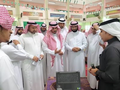 ثانوية ضمد تقيم معرض الإرشاد التعليمي المهني