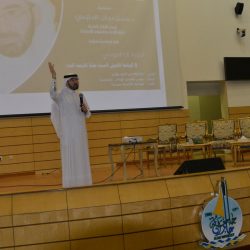أمير تبوك يطلع على إنجازات وفعاليات كرسي الأمير فهد بن سلطان لدراسة قضايا الشباب