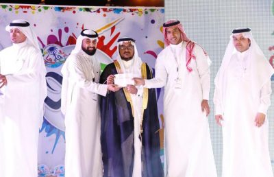 خبر عاجل تكرم المخرج علي الغانمي