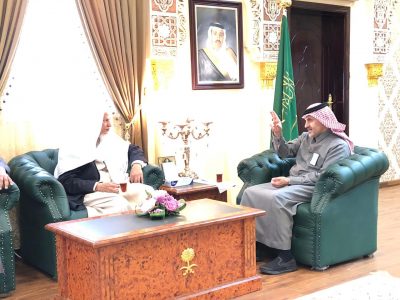 محافظ المندق يستقبل رئيس مجلس ادارة جمعية اكناف لرعاية الأيتام بالباحة
