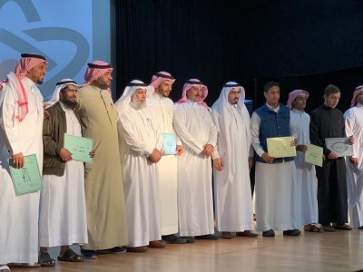 اللهيبي يشهد ختام النسخة الثالثة من مسابقة (سباق التجارب) في مواد العلوم للمرحلة الثانوية