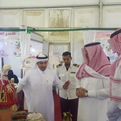 محافظ ضمد يكرم الطالب مهند محمد مشهور إزاء اعماله التطوعية في المحافظة