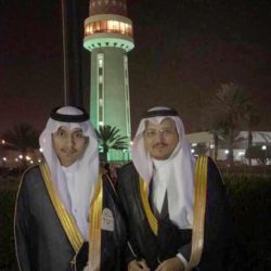 نائب أمير منطقه مكه يزور الشيخ : دخيل الله بن غزال الحارثي في منزله بمحافظه ميسان