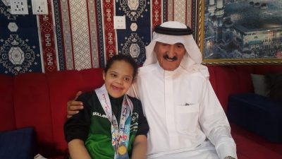 “الغريب” يدعم لاعبة المنتخب للبولينج  “الفارس”