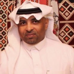 نائب أمير منطقة جازان ينقل تعازي القيادة لذوي الشهيد ” هزازي “