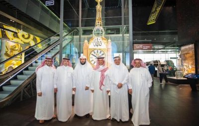 العساكر يصطحب عددًا من الوزراء في زيارة لمتحف برج الساعة