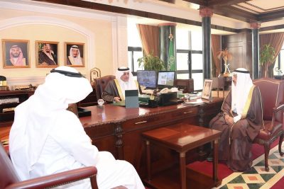 أمير تبوك يطلع على استعدادات أمانة المنطقة خلال أيام عيد الفطر وكذلك الاستعدادات لإقامة احتفالات العيد