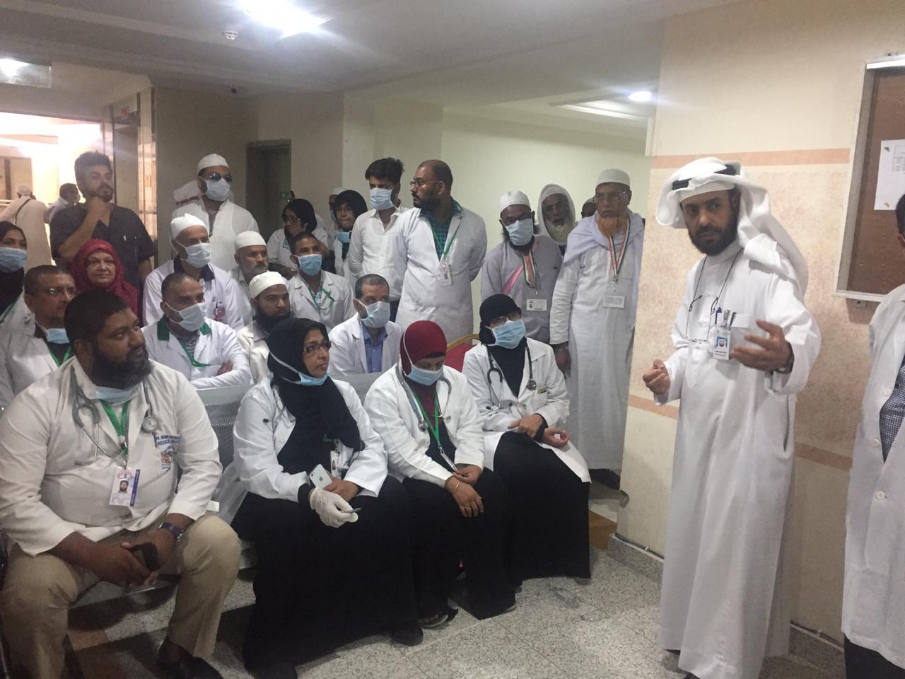 توزيع أكثر من (100) ألف مطوية توعوية لضيوف الرحمن في المدينة المنورة من توزيع أكثر من (100) ألف مطوية توعوية لضيوف الرحمن في المدينة المنورة من