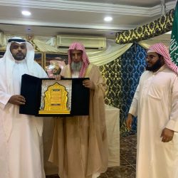 اللواء العنزي شهد حفل تخریج دورتین في مجال الحاسب الآلي بالقطاع الغربي