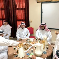 مدير مكتب تعليم صامطة يتفقد مستودع المكتب