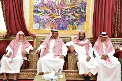 محافظ صامطة يعزي أسرة الجبيلي في وفاة والدهم