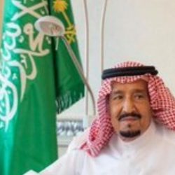 خادم الحرمين يستقبل أصحاب السمو الأمراء والمفتي وكبار المدعوين و المشاركين في الحج
