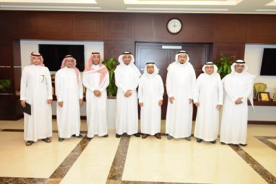 البيئة والجامعة يبحثان سبل تعزيز التعاون بين الجانبين
