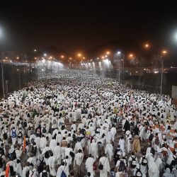 أمير منطقة تبوك ينقل معايدة خادم الحرمين الشريفين وسمو ولي العهد لأهالي المنطقة