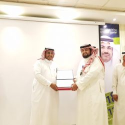 “سمو أمير جازان بالنيابة “يتفقد مشروع توسعه وتأهيل مدرجات ومواقف الطائرات بمطار الملك عبدالله الحالي