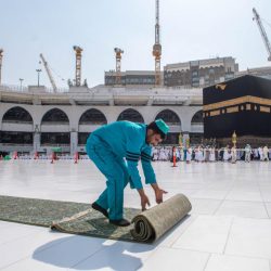 طالب “ابتدائي” يخنق زميله حتى الموت بساحة المدرسة بالرياض