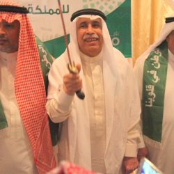 أمير منطقة الرياض يستقبل نجلاء العتيبي وشريفة المطيري لحصولهن على جائزة الملك سلمان للدراسات العليا 