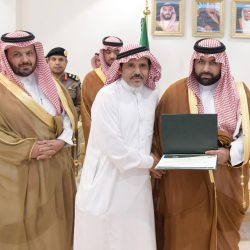 رئيس مركز وادي جازان”قحل” يجتمع بالمشائخ والعرائف