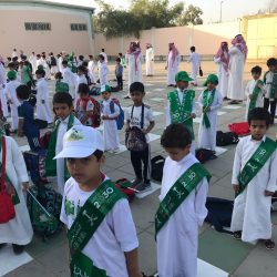 سمو أمير القصيم يكرم وكيل الرقيب ناصر الغفيص نظير إنقاذه الطفلة “جوان” بمدينة بريدة