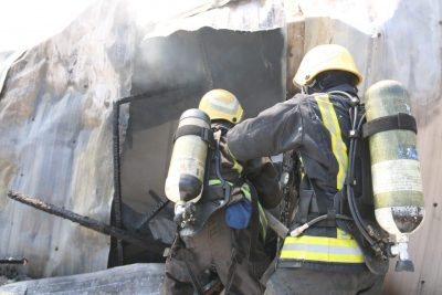 مدني العاصمة المقدسة يخمد حريقًا بطريق مكة جدة