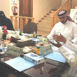 سمو الأمير محمد بن عبدالعزيز يؤدي صلاة الميت على رقيب أول مفرح غزواني
