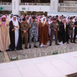 منسوبو الخندق يؤدون صلاة الاستسقاء