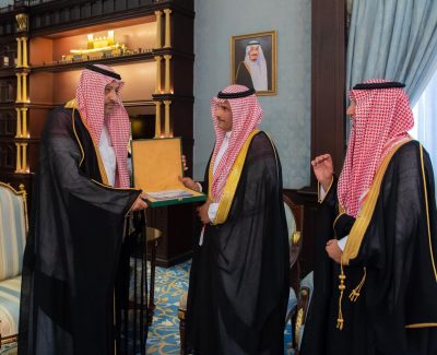 أمير الباحة يستقبل رئيس القطاع الجنوبي بشركة المياه الوطنية