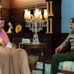 سمو الأمير حسام بن سعود يستقبل مدير كهرباء الباحة ويقدم التعازي في وفاة والدته