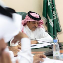 “محافظ قلوة” يترأس اجتماع جمعية أصدقاء الصحة