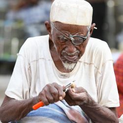 محافظ رنية يشكر مدير مكتب الوزارة بمحافظة رنية