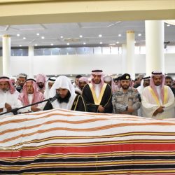 وكيل إمارة جازان للتنمية يؤدي صلاة الميت على الشهيد ” خبراني “