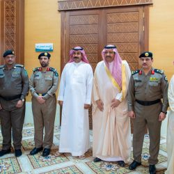 لاعبو فريق دبسا الرياضي بالبرك يحتفون بمدربهم لسلامته من الحادث المروري