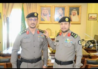 مدير شرطة منطقة جازان يقلد “العمري” رتبة عقيد