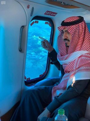 الأمير بدر بن سلطان يتفقد الهدا والشفا والشريط السياحي جوًا