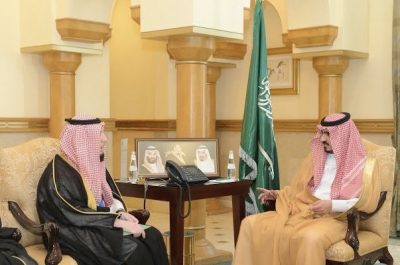 الأمير بدر بن سلطان يستقبل مدير فرع الهيئة العامة للإحصاء بالمنطقة
