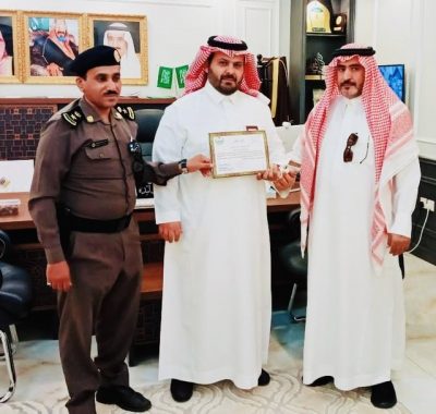 “محافظ الداير “يكرّم مساعد قائد فصيل الأمن بالأفواج بالداير