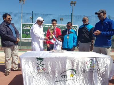 لاعب تنس القارة “الغافلي” بطل بطولة البراعم للمميزين على مستوى المملكة