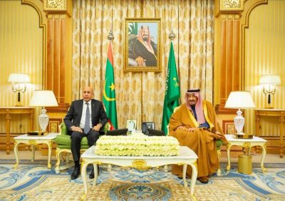 خادم الحرمين الشريفين يعقد جلسة مباحثات رسمية مع رئيس الجمهورية الإسلامية الموريتانية