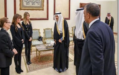الأمير الدكتور منصور بن متعب ينقل تعازي القيادة لأسرة الرئيس حسني مبارك