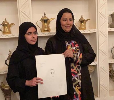 الأميرة الدكتورة أضواء بنت فهد  تستقبل الرسامة ملكة السعيد بمهرجان معية