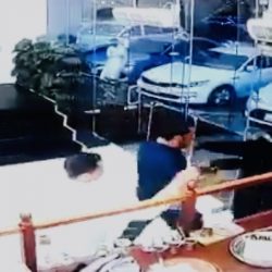 “شرطة جازان” تقبض على مواطن قام بالاعتداء على مواطنة في أحد المطاعم جازان