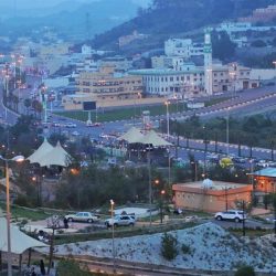 أمير منطقة عسير يوجه بتركيب كاميرات مراقبة في الطرق لمتابعة منع التجول