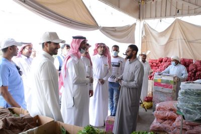 الخليل يتابع استقرار سوق الخضار المركزي والإمدادات