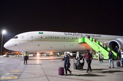 وصول رحلتين من جنيف وأمستردام إلى مطاري الرياض وجدة