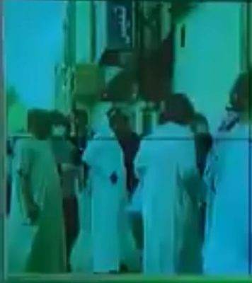 متحدث “الصحة العبدالعالي” يستعرض صورة لتجمع أشخاص عند أحد المطاعم ويؤكد: الجميع معرض للخطر