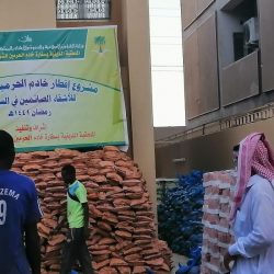 “مركز الملك سلمان” للإغاثة يوزع 1,300 سلة غذائية في في مديرية بيحان بمحافظة شبوة