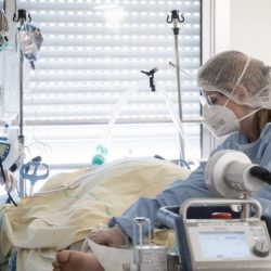 رحلة عودة المواطنين من برلين تصل إلى مطار الملك خالد الدولي