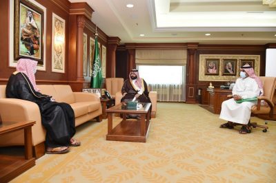 سمو الأمير محمد بن عبدالعزيز يطلع على إجراءات وزارة النقل الاحترازية
