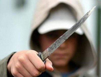 طفل أردني يقتل والدته وهي نائمة بـ 30 طعنة في الرقبة