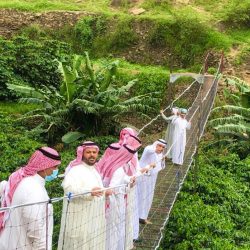 التعليم توجه بتعديل موعد بدء اليوم الدراسي عن بُعد للمرحلتين المتوسطة والثانوية